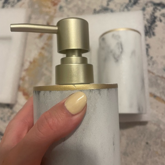 Sunday Citizen Bath Set (Faux Marble) - Picture 7 of 15